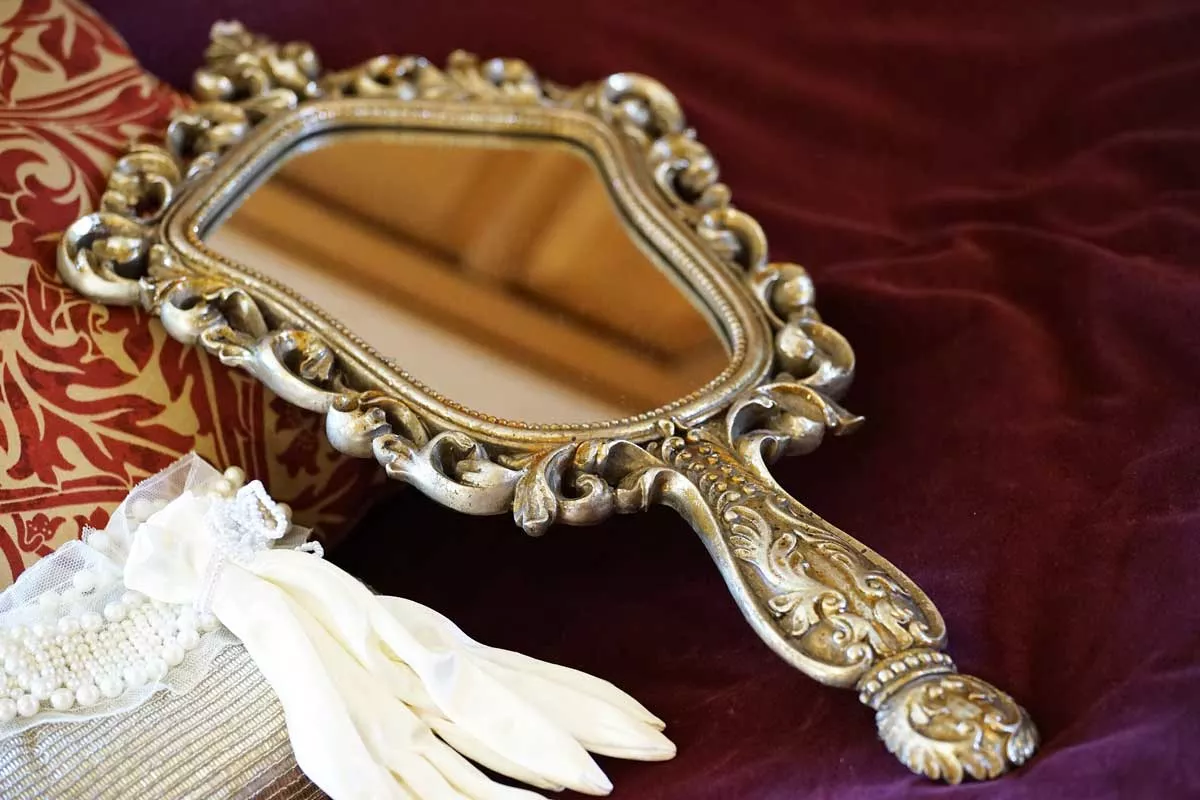 Антикварное зеркало